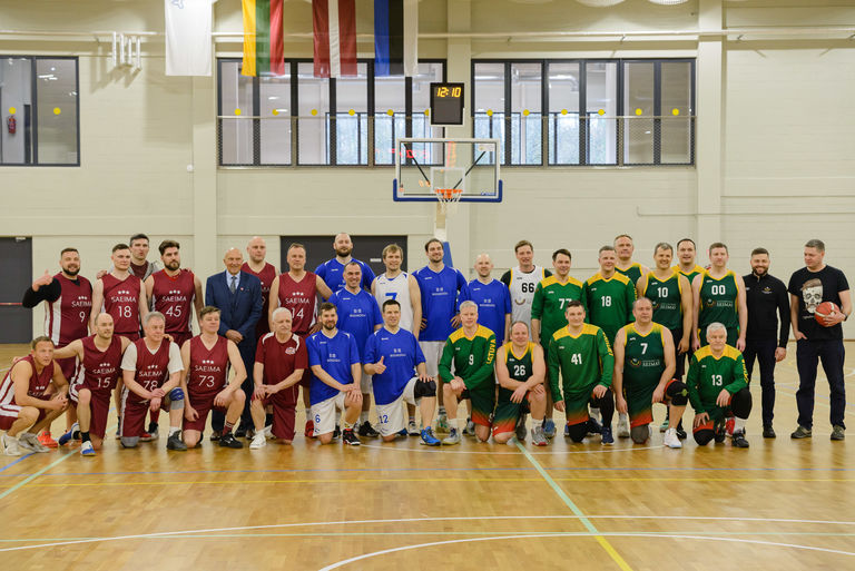 Seimo krepšinio komanda susigrąžino Baltijos Asamblėjos krepšinio taurės nugalėtojų titulą. Nuotr. aut. Linas Andriekus