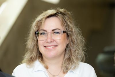 Seimo narės J. Sejonienės pranešimas: Seime pristatyta tautodailininkų Kristinos ir Stanislovo Zinkevičių kūryba
