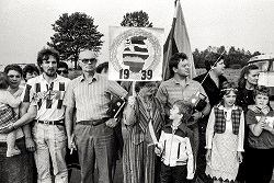 1989 m. rugpjūčio 23 d. – Baltijos kelias