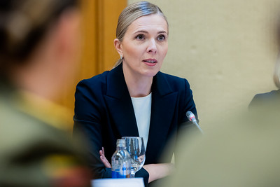 Seimo narės A. Bilotaitės pranešimas: „Valstybė jau šiandien turi užtikrinti vienodas galimybes moterims ir vyrams dalyvauti visuotinėje gynyboje“