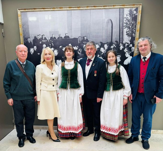 Angelės jakavonytės archyvo nuotrauka vidutinė.jpg
