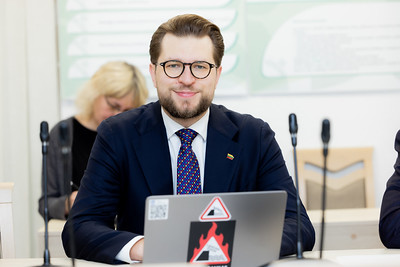Seimo nario L. Savicko pranešimas: socialdemokratai tęsia teisės viršenybę užtikrinti turinčių institucijų politizavimą