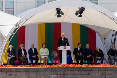 2026 07 06<br> Valstybės vėliavų pakėlimo ceremonija Daukanto aikštėje