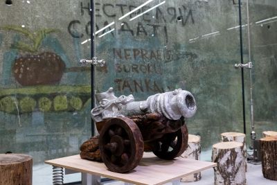 Seimo Sausio 13-osios memoriale – unikalus Čiurlionio menų mokyklos eksponatas

