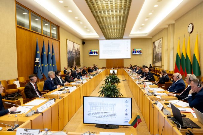 55157934511_efaa71fb4e_k vidutin4.jpg