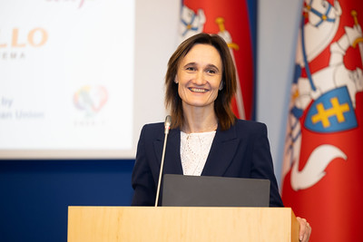 Seimo Pirmininko pavaduotojos V. Čmilytės-Nielsen pranešimas: „Seime – atvira pamoka apie saugumą internete: dalyvavo 270 moksleivių iš visos Lietuvos“