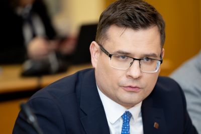 Seimo nario L. Kasčiūno pranešimas: teismas spręs, ar nustatytos lietuvių kalbos mokymo apimtys neprieštarauja Švietimo įstatymo nuostatai