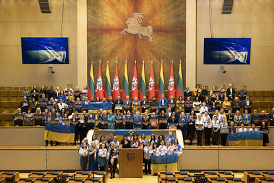 Wave of solidarity for Ukraine: by singing the Ukrainian anthem, the Seimas community has reminded the world of the Lithuanian determination to stand by Ukrainians until their victory
