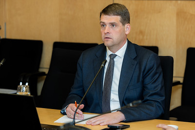 Seimo nario R. Žemaitaičio pranešimas: „Konservatoriams ir „laisviečiams“ ištratintus pinigus lengviau skaičiuoti stadionais!“