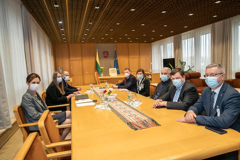 2021 05 03</br>Seimo Pirmininkės V. Čmilytės-Nielsen susitikimas su asociacijomis, pasirašiusiomis memorandumą dėl Lietuvos ekonomikos