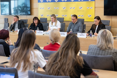 2026 04 29<br>Spaudos konferencija „Balandis – seksualinio smurto prevencijos mėnuo“, skirta Tarptautinei džinsų dienai paminėti