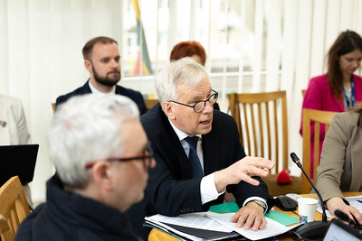 Finansų ministras Seimo Biudžeto ir finansų komiteto nariams pristatė mokestinių įstatymų pakeitimų paketą: siekiama socialinio teisingumo ir finansinio atsparumo

