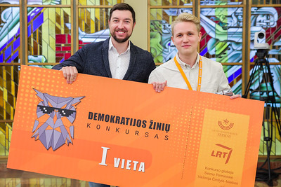 Apdovanoti Demokratijos žinių konkurso nugalėtojai
