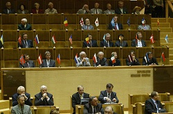2004 m. birželio 14 d. iškilmingas posėdis