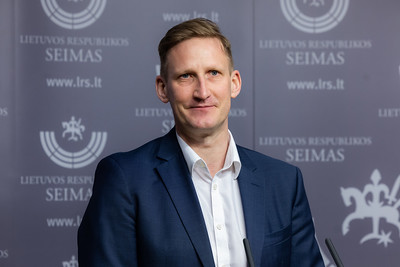 Seimo nario L. Jonausko pranešimas: siūloma nebeleisti kastruoti paršelių be nuskausminamųjų