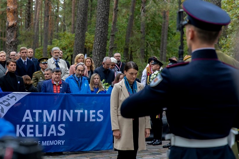 Seimo Pirmininko pavaduotoja R. Morkūnaitė-Mikulėnienė pagerbė Holokausto Lietuvoje aukų atminimą