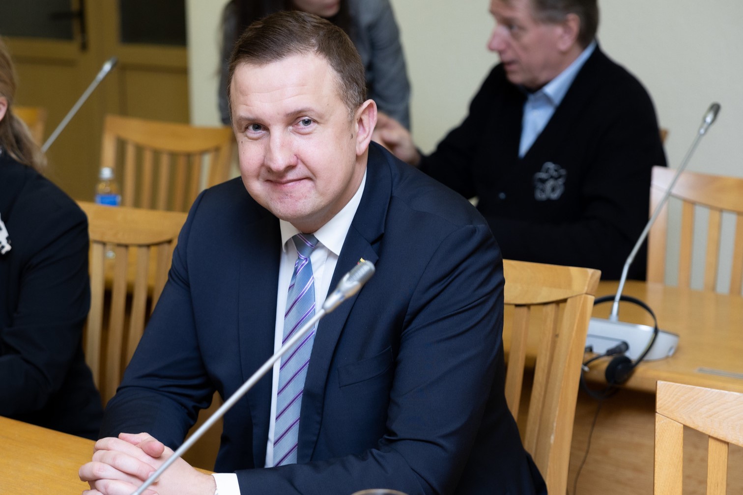 Seimo nario K. Podolskio pranešimas: socialinę pagalbą teikiantiems individualios priežiūros darbuotojams mokymai privalo būti nemokami