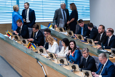 TV apžvalgoje „Seimo savaitė“: XXI Vyriausybės programa, daugiau skaidrumo rinkimuose ir parlamento dėmesys pagyvenusiems žmonėms
