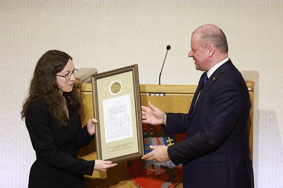 Nepriklausomybės atkūrimo dienos minėjime dr. E. Kazakėnaitei įteikta Valstybės Nepriklausomybės stipendija