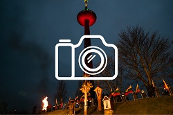 Atminimo laužų uždegimo ceremonijos prie Vilniaus televizijos bokšto bei Lietuvos nacionalinio radijo ir televizijos pastato nuotraukos (2020-01-12)