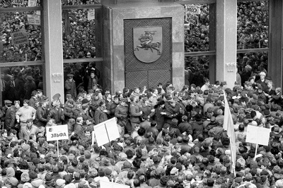 Įvykių kronika: 1991 m. sausio įvykiai Lietuvoje ir pasaulio reakcija