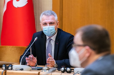 Seimo Darbo partijos frakcijos seniūno Vigilijaus Juknos pranešimas: „Skiepų pasaka: tam davė, anam davė, o šitam ir neliko“