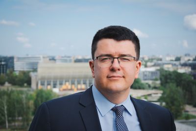 Seimo nario V. Sinicos pranešimas: parlamentarai siūlo didinti finansavimą migrantus kontroliuojančioms institucijoms