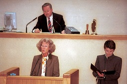 1999 m. sausio 13 d. iškilmingas posėdis