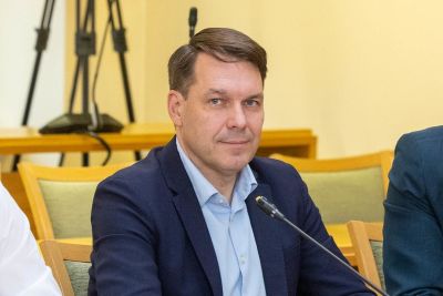 Seimo nario A. Bagdono pranešimas: Seime diskutuos, ar verta atšaukti privalomą savanorystę mokyklose