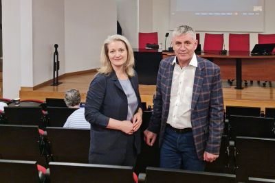 Kai technologijos aplenkia teisėkūrą: Seimo Ateities komiteto nariai Salonikuose aptaria dirbtinio intelekto iššūkius parlamentams
