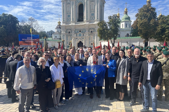 Pavilionis Ukrainoje vidutinė.png