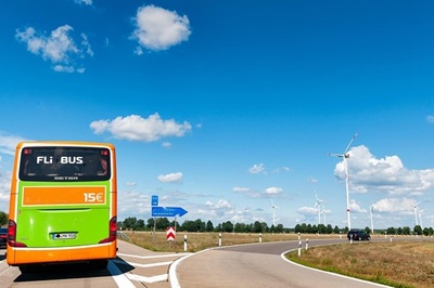 Seimas svarstys siūlymą laikinai perpus sumažinti tolimojo reguliaraus susisiekimo autobusų bilietų kainas