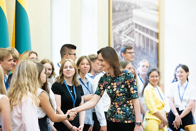2022 08 25</br>Seimo Pirmininkės Viktorijos Čmilytės-Nielsen susitikimas su projekto „Moksleiviai į Vyriausybę“ dalyviais