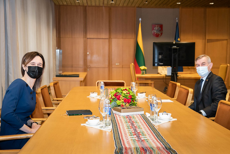 2021 03 04</br>Seimo Pirmininkė V. Čmilytė-Nielsen susitiko su Kaimo reikalų komiteto pirmininku Viktoru Pranckiečiu