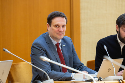 Seimo nario T. Tomilino pranešimas: „Milijonai turi būti skirti ne baudoms už taršą mokėti, o investicijoms į viešąjį transportą, kuris tą taršą mažintų“