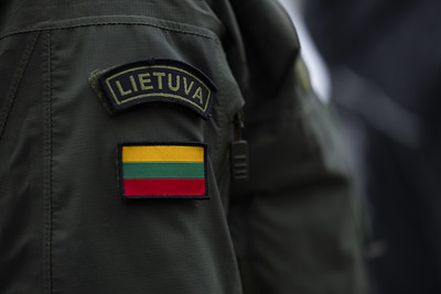 Svarstoma plėsti pilietiškumo ir gynybos įgūdžių ugdymą mokyklose: gyventojai gali pateikti savo pasiūlymus