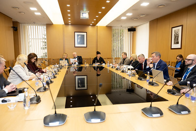 Trijų opozicinių Seimo frakcijų pranešimas: „Opozicija parengė ir registravo alternatyvų LRT įstatymo projekto variantą