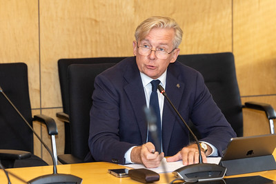 Seimo narių A. Ažubalio ir L. Kasčiūno pranešimas: parlamentarai kreipėsi į Vidaus reikalų ministrą: kas moka už išsiunčiamų užsieniečių išlaidas?