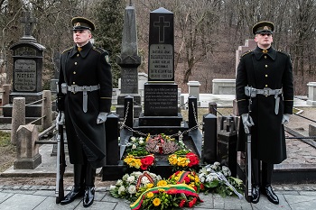 2020 metų Lietuvos Nepriklausomybės Akto signatarų pagerbimo ceremonijos Rasų kapinėse nuotraukos (2020-02-16)