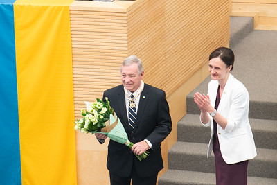 JAV senatoriui Ričardui Džozefui Durbinui įteiktas Seimo apdovanojimas – Aleksandro Stulginskio žvaigždė