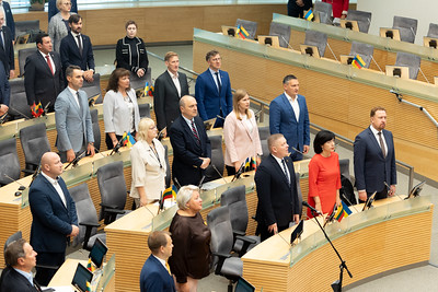 Seimas nusprendė iš naujo svarstyti Respublikos Prezidento vetuotas Švietimo įstatymo pataisas dėl reikalavimų pagrindiniam ir viduriniam išsilavinimui įgyti