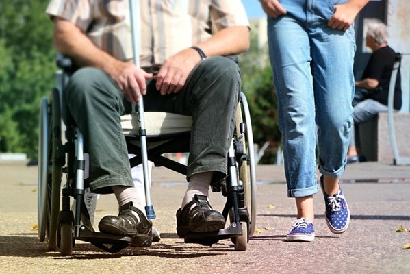 Žmogaus teisių komitetas pritarė Neįgaliųjų socialinės integracijos įstatymo pakeitimams: siekiama užtikrinti socialinių garantijų tęstinumą