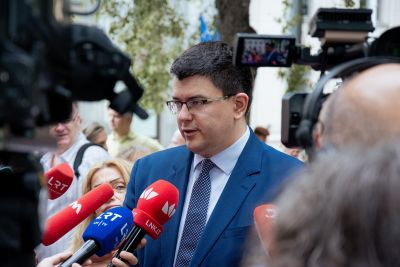 Seimo nario V. Sinicos pranešimas: parlamentaras siūlo deportuoti užsieniečius už visus tyčinius nusikaltimus