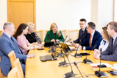 Švietimo ir mokslo komitetas: švietimo pagalba nepasiekia dalies mokinių