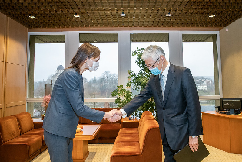 2021 11 17</br> Seimo Pirmininkės Viktorijos Čmilytės-Nielsen susitikimas su Japonijos ambasadoriumi Tetsu Ozaki