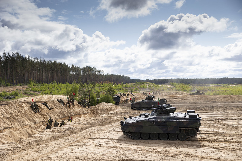 Statinių ir įrenginių statybos už Rūdninkų poligono ribų bus atliekamos greičiau