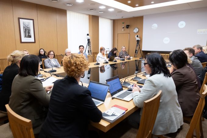 2 foto vidutinė.jpg