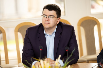 Seimo nario V. Sinicos pranešimas: parlamentarai siūlo atšaukti migrantų šeimų susijungimo teisę