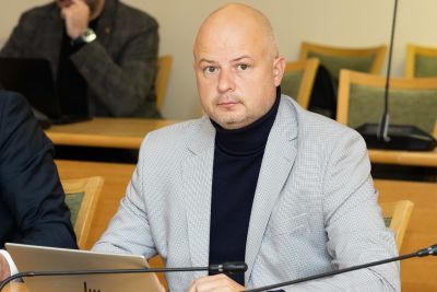 Seimo nario S. Gentvilo pranešimas: „S. Gentvilo iniciatyva komitetas pritarė didesniems aplinkosaugos darbuotojų atlyginimams“

