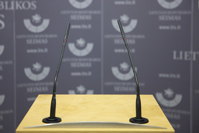 Balandžio 11 d., penktadienio, spaudos konferencijos Seime